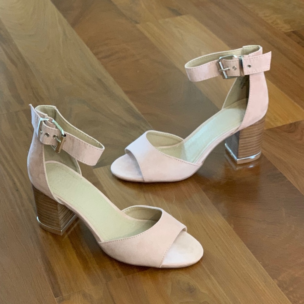 NEW Blush pink heeled sandals